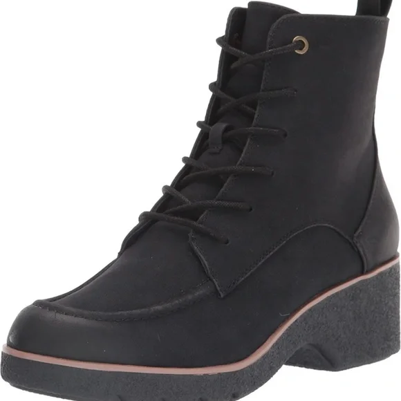 Like new Black zip up boots - Picture 1 of 5